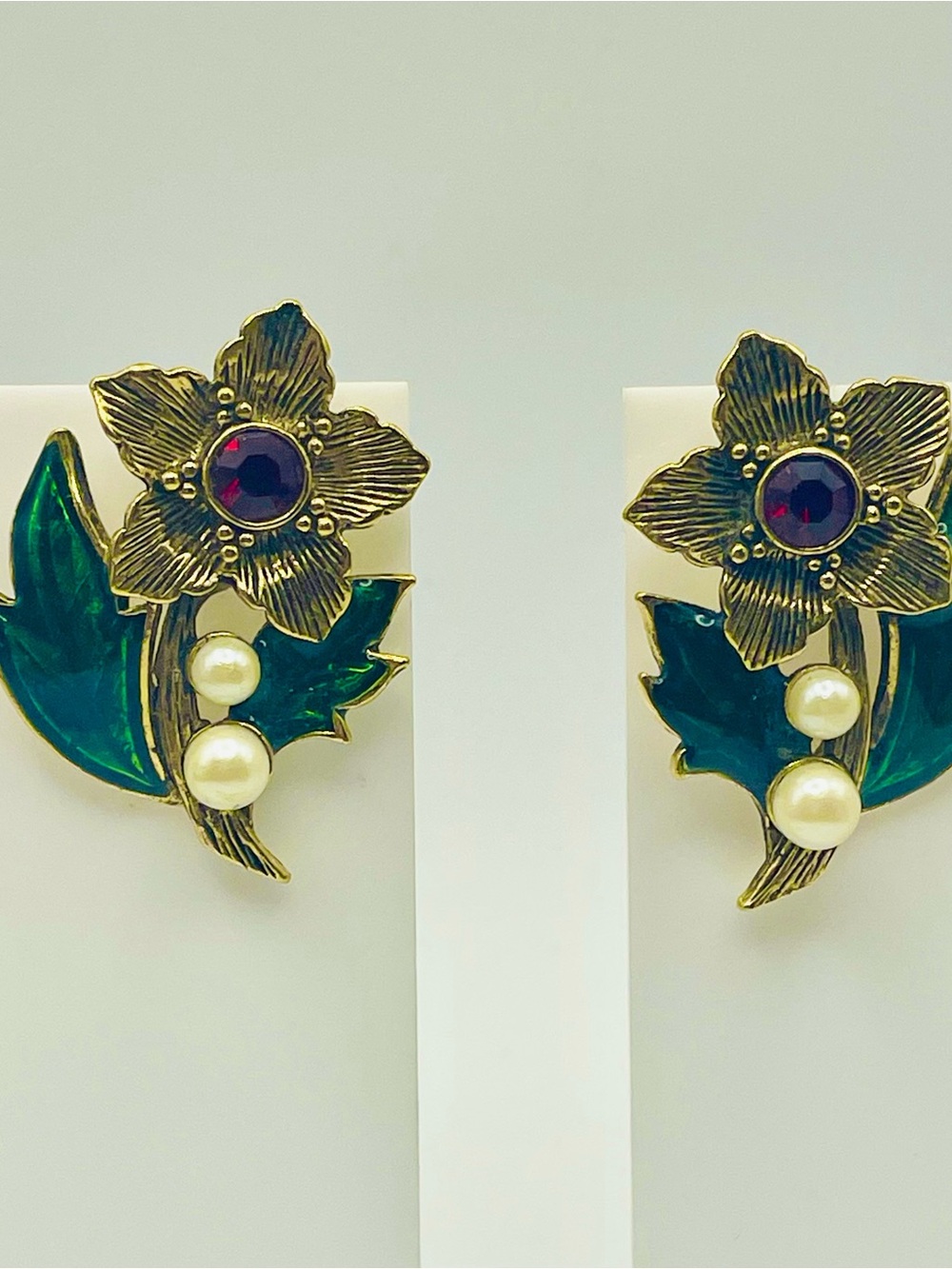 Avon Vintage Gold-Tone Floral Earrings w/Green Enamel Leaves and Garnet Centers